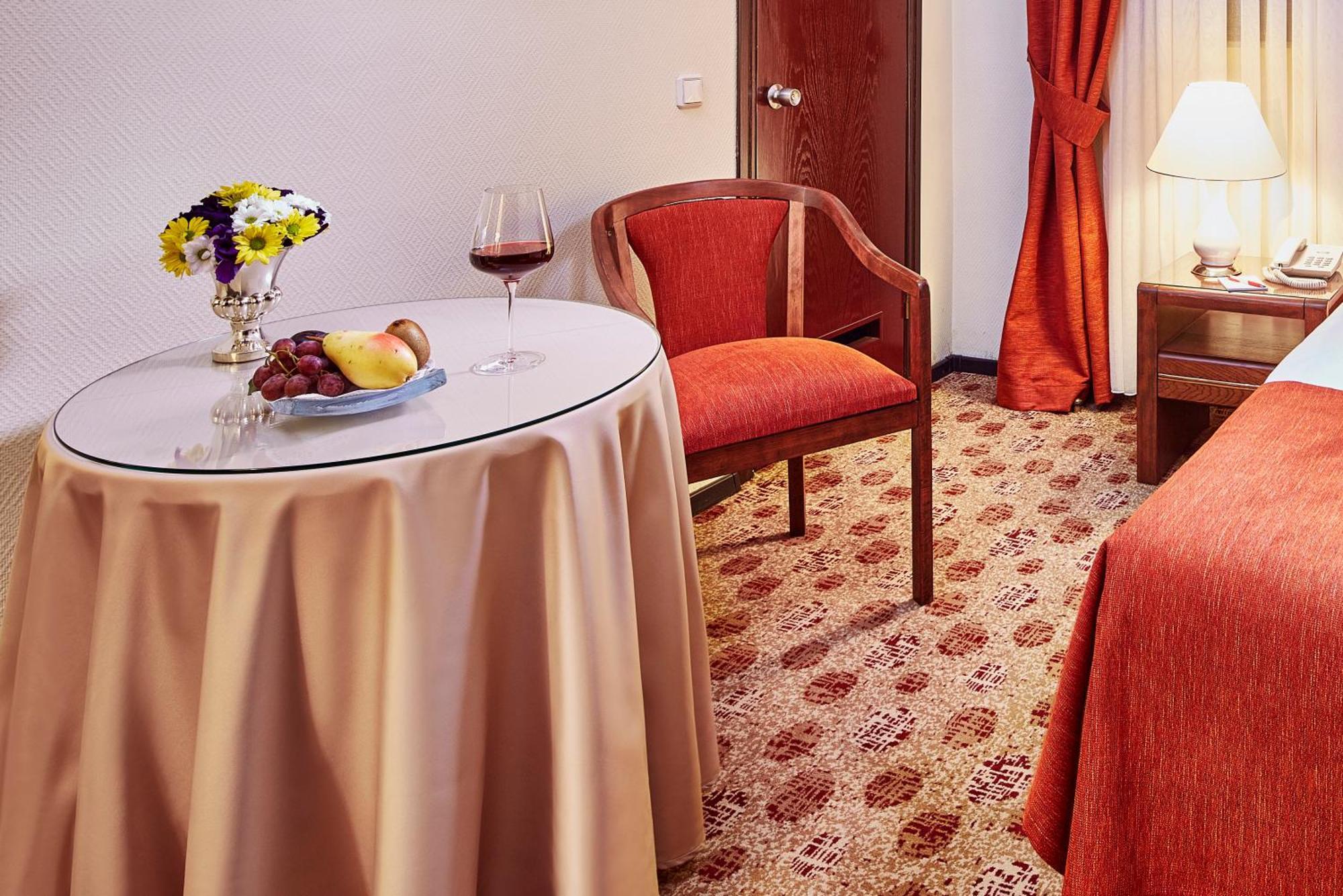 Guenes Hotel Merter Istambul Exterior foto